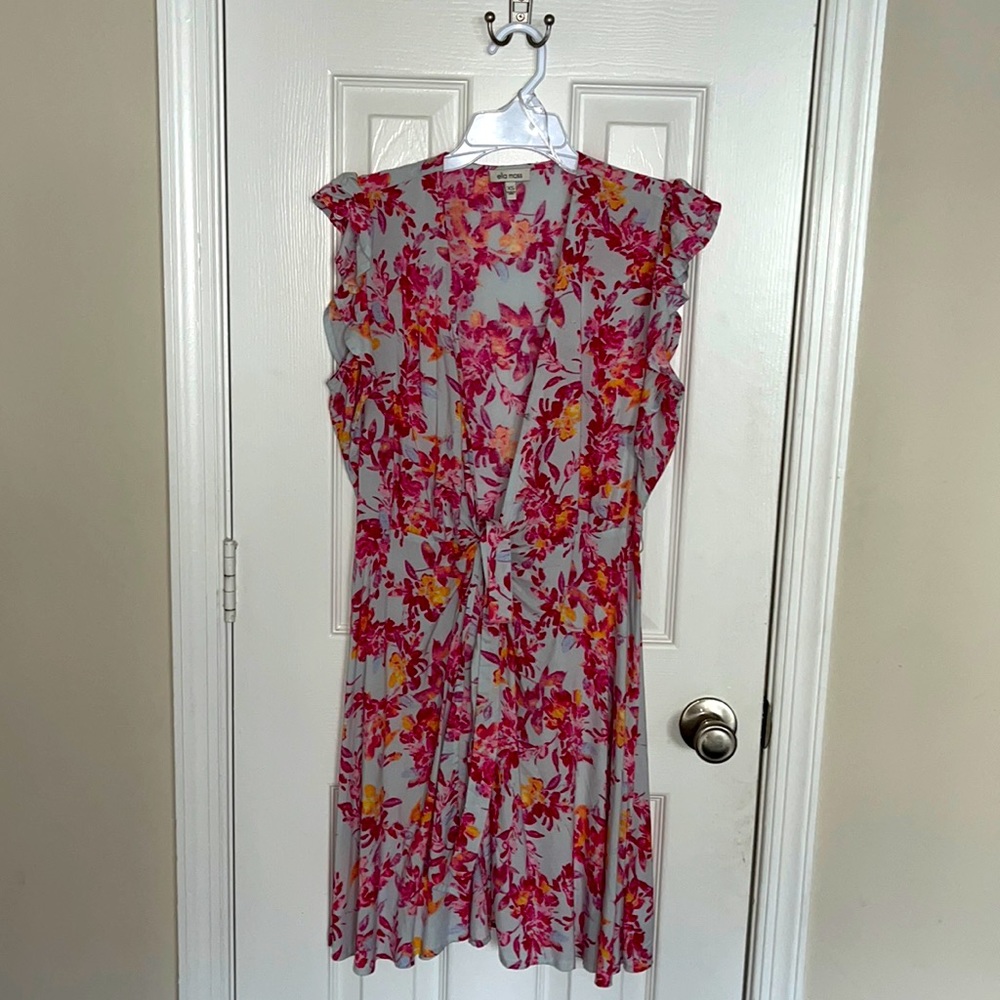 the brand is ella moss, it’s an XS in women. the colors are pink, orange, gray.